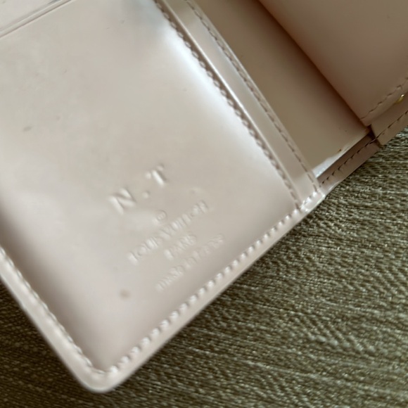 Vernis Wallet - Picture 2 of 6